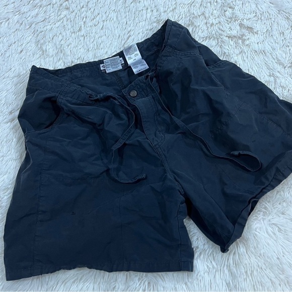 Columbia women’s black nylon shorts - size large‎ - Picture 1 of 4